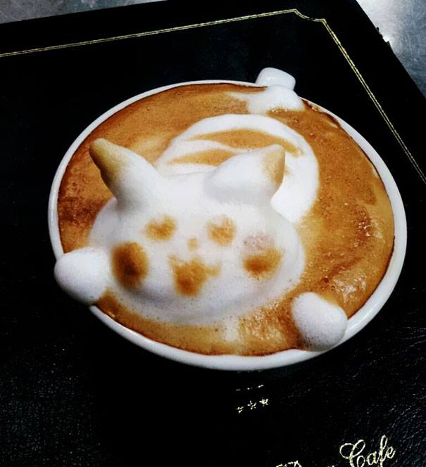 3d latte coffee art kazuki yamamoto pikachu s úsmevom