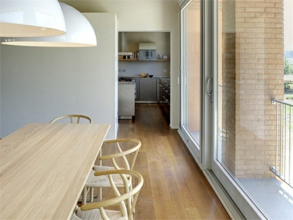 rustikálny jedálenský stôl-elegantná závesná lampa rustikálny-jedálenský stôl-elegantná-závesná lampa