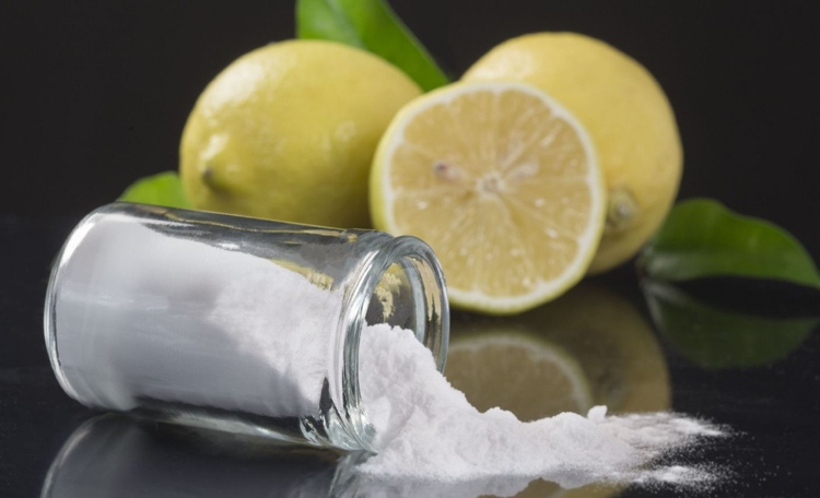 Poškodená koža na zadnej strane Domov Opravné prostriedky Peeling z citrónovej šťavy