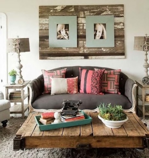 konferenčný stolík vyrobený z europaliet upcyklovaný rustikálny interiér konferenčný stolík vyrobený z europaliet pre upcyklované rustikálne interiéry