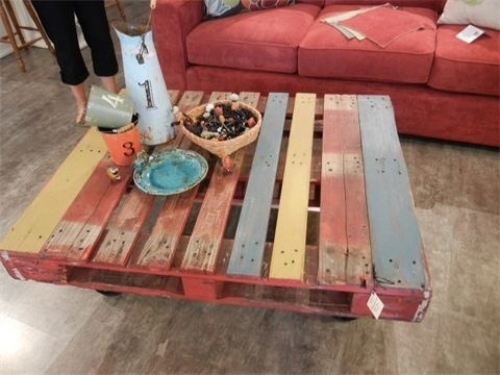 konferenčný stolík europalety upcyklovaný interiér svetlé farby konferenčný stolík euro palety pre upcyklovaný interiér svetlé farby