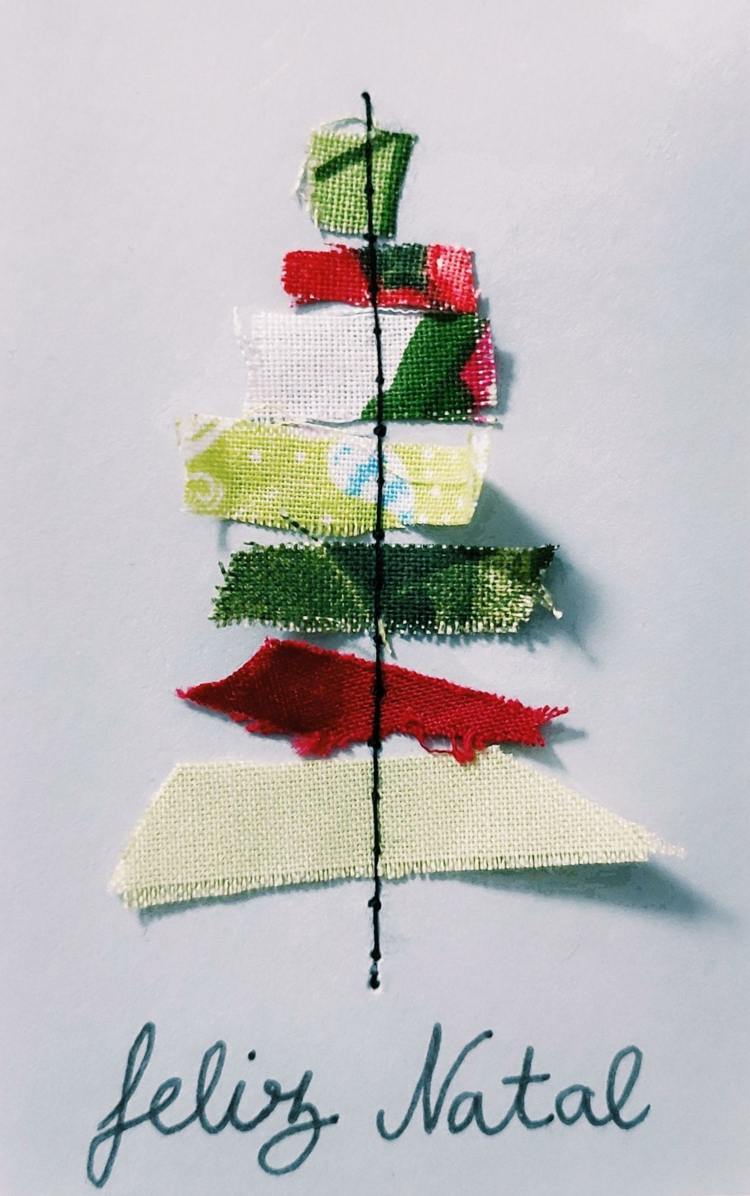 Upcycling na Vianoce - recyklácia útržkov látky alebo útržkov papiera na vianočné pohľadnice