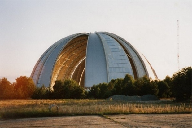 Požiar v Berlíne v Halle v meste Spreewald Požiar v Berlíne v modernom Halle v meste Spreewald