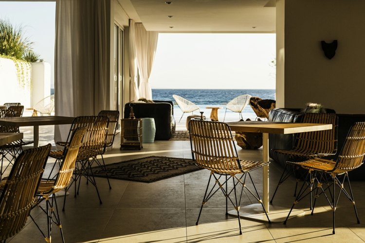 Vyberte si Sea Senses na dovolenku na pláži dovolenka v Bulharsku more-zmysel-hotel-prírodné materiály-nábytok