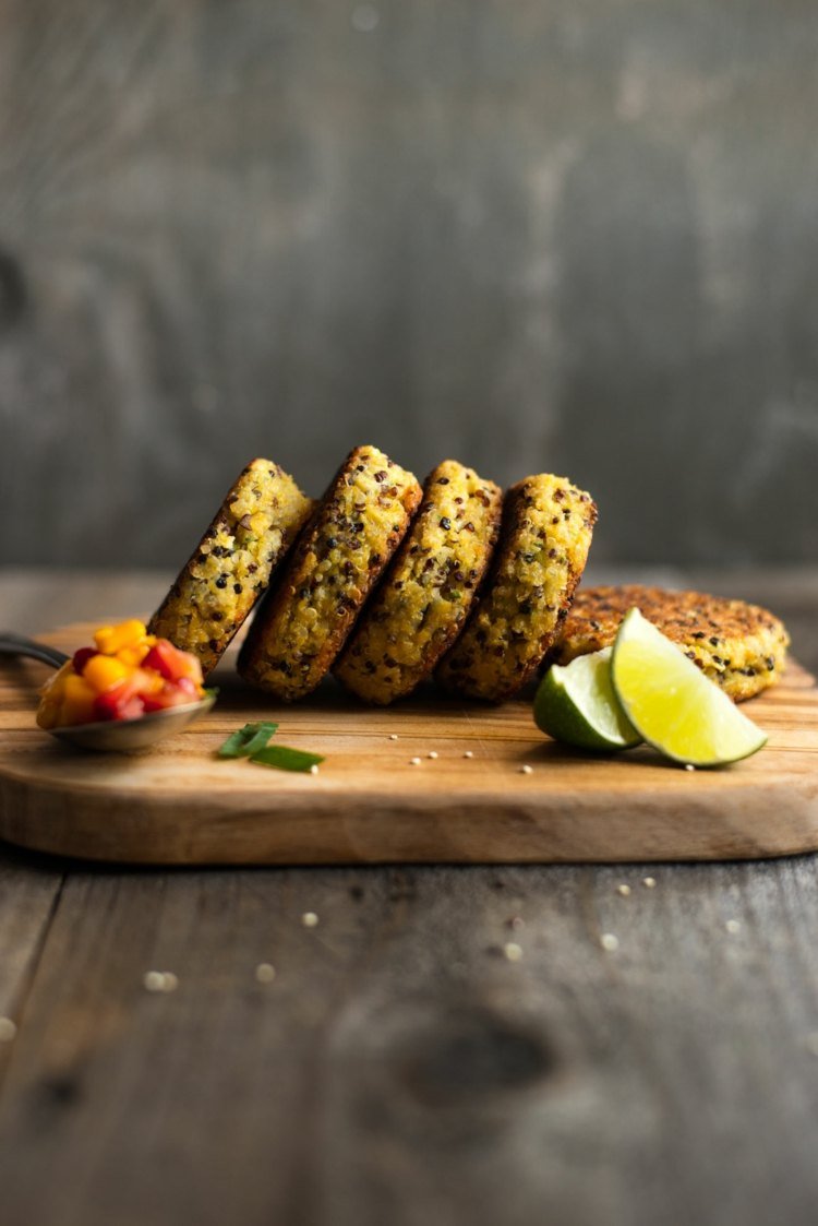 Quinoa-karbonátky-limetka-hlavné jedlo-vegánske