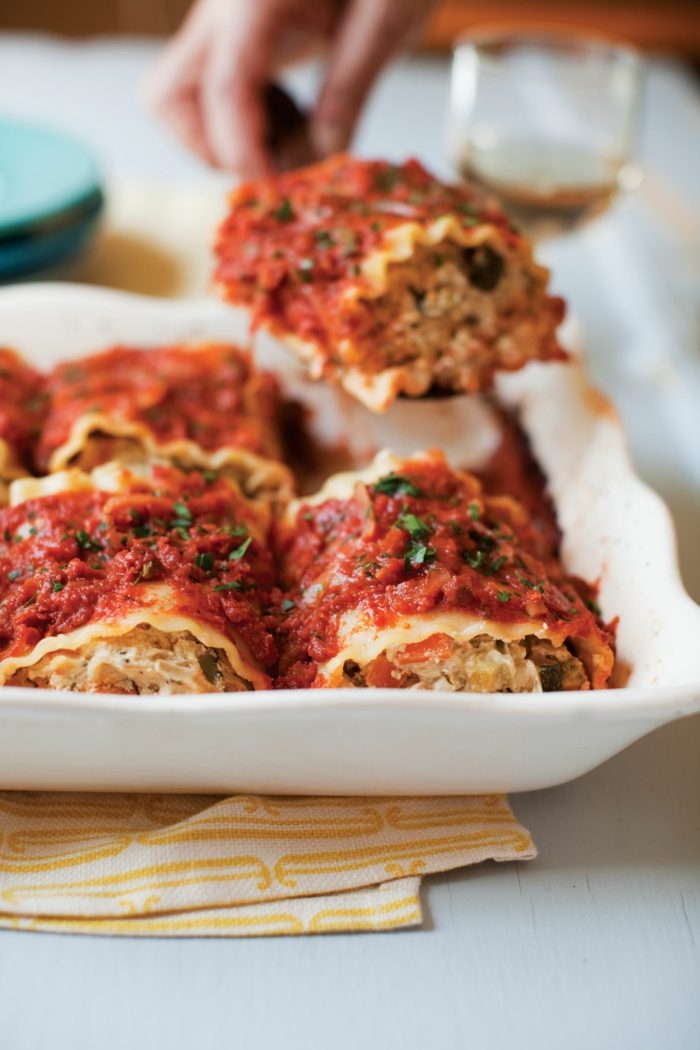 Lasagne ako roláda s paradajkovou omáčkou a pažítkou Lasagne rolky s tofu ricottou