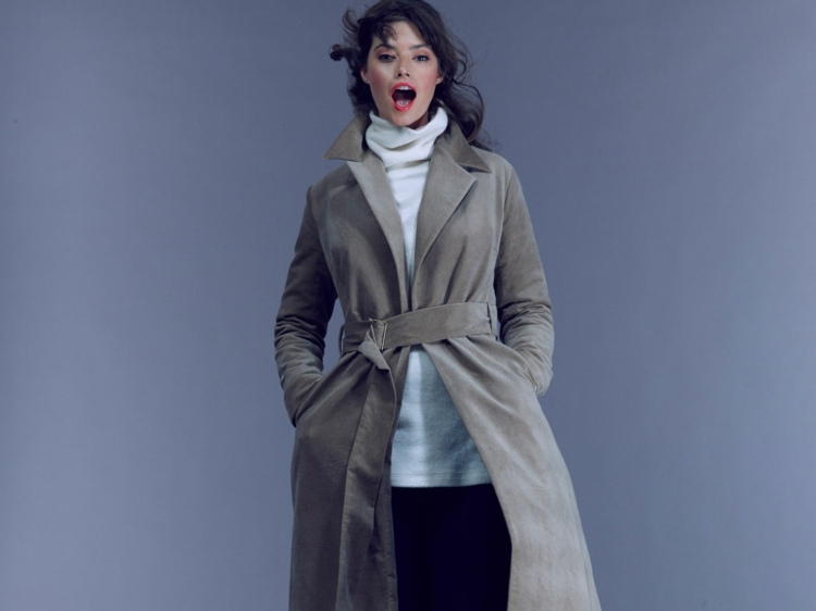 Atraktívny, vegánsky módny nápad so sivým kabátom fashion-vegan-vaute-couture-vegan-kabát-rolák-sveter