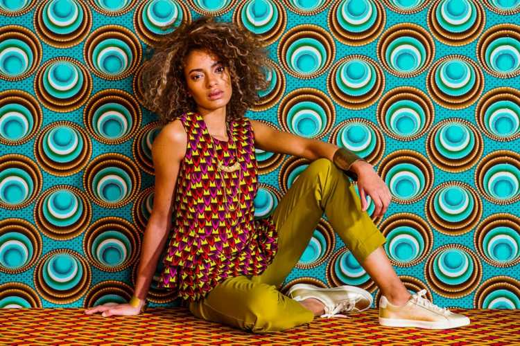 Vegánska móda v modernom štýle a jasných farbách fashion-vegan-mayamiko-retro-flair-oblečenie-vzor-capri-nohavice-tunika