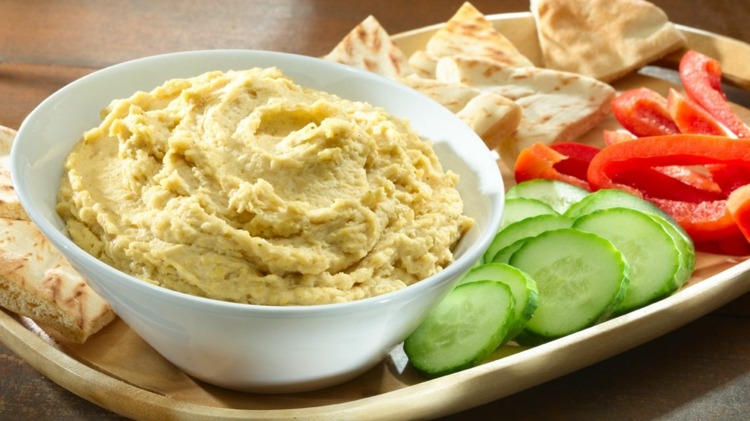 vegánsky recept hummus dip idea zelenina uhorka paprika