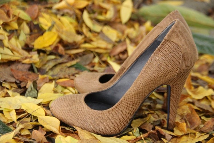 vegánske topánky walk-in-my-shoes-päty-lodičky-béžová-zemitý-tón-jeseň