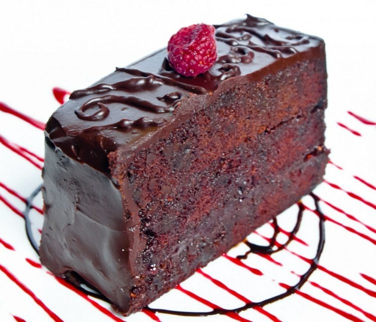 Vegánsky čokoládový koláč ako alternatíva k štólam a jablkovému závinu Recept na vegánsky čokoládový koláč maliny čierna čokoláda