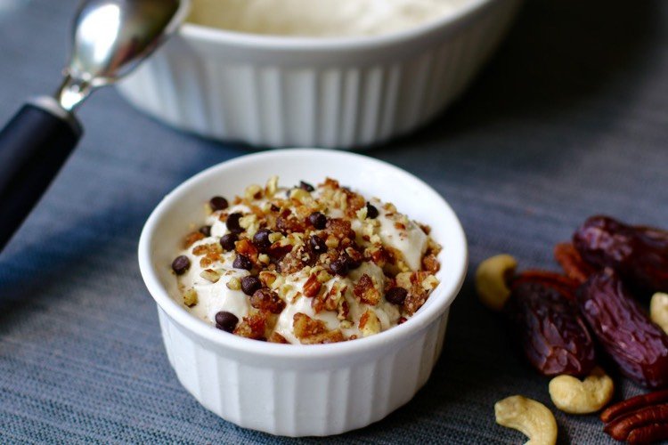 vegan-kešu-zmrzlina-oriešky-datle-sladené