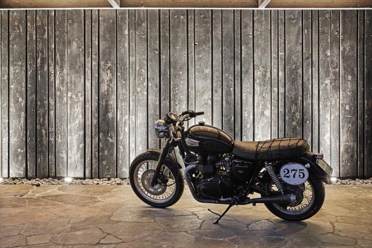 spálené drevo-fasáda-prírodný kameň-nočné osvetlenie-