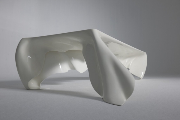 Dizajnový stôl Phantom GRAFT od Brada Pitta Dizajnový stôl Phantom GRAFT od Brada Pitta