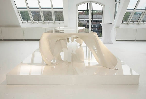 Expozícia pohybu s efektom pohybu stola-limitovaná edícia Kópie limitovanej edície výstavy s pohybovým efektom