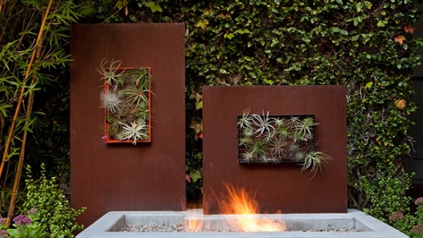 letec projektuje vertikalnu zahradnu vonkajsiu plochu