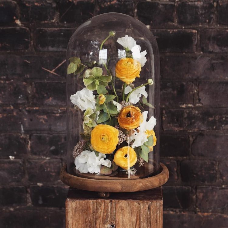 konzervácia kytice z ružového skla