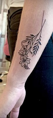 Zdjęcie tatuażu na temat wiosny 01.01.2020 №057 -wiosenny tatuaż-