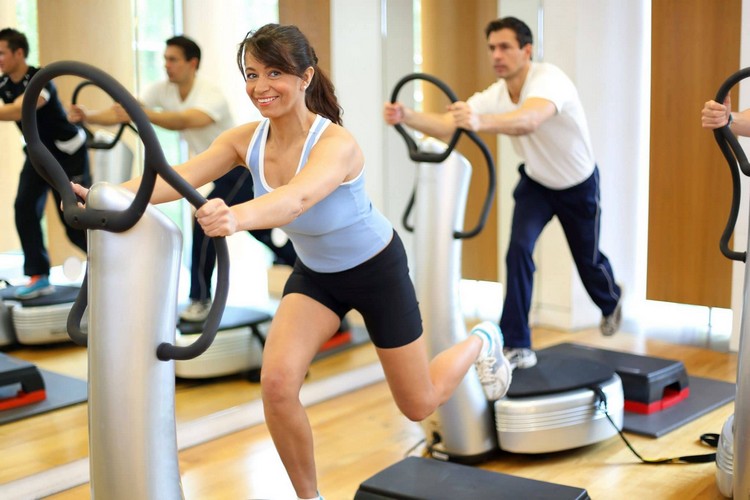 20 -minútové domáce cvičenie s vibračnými doskami a cvičením celého tela