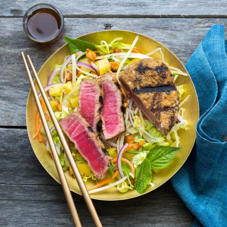 papájový šalát-zeleno-rybacia omáčka