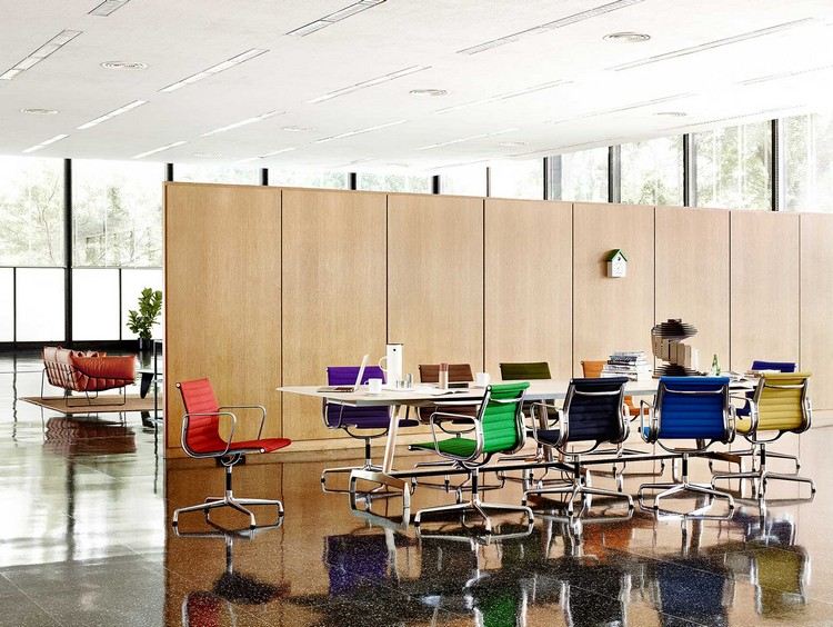 Vitra-stuüle-kancelárske stoličky-hliníkový-dizajn-klasika-výber farieb