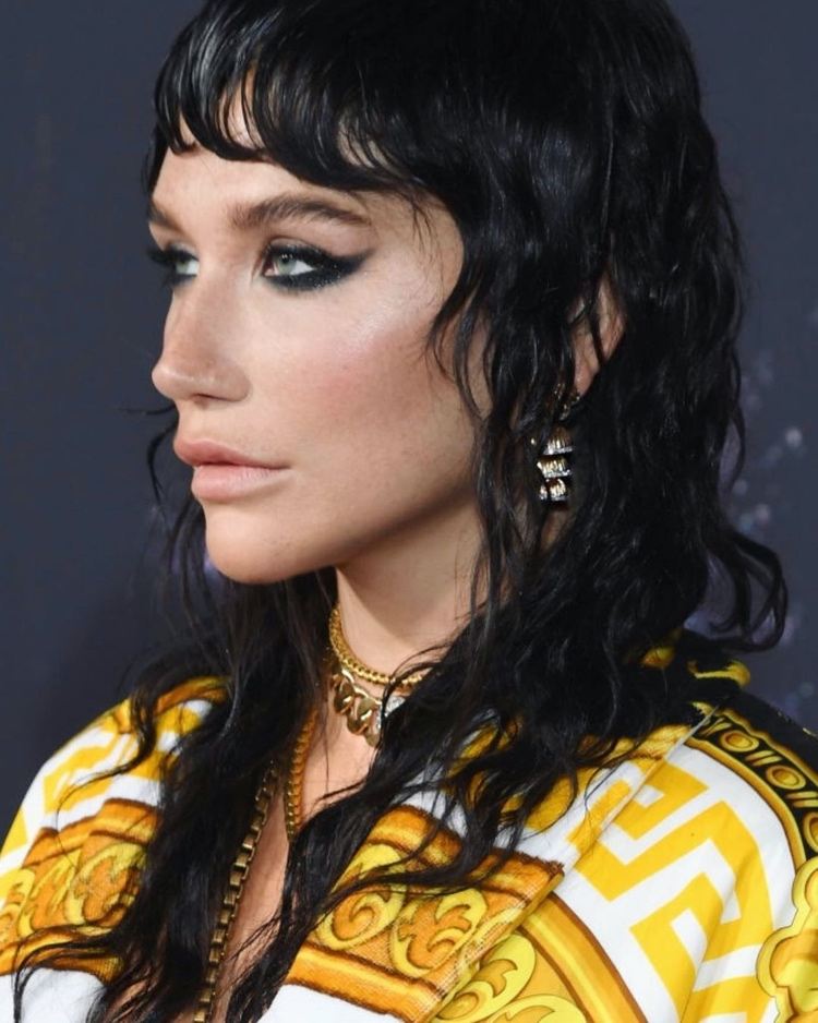 Mokrá parmica celebrity Kesha