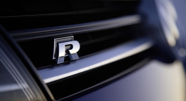 Ľahký 2-litrový štvorvalcový turbo motor Golf-7-R-300 PS-380Nm z karbónu