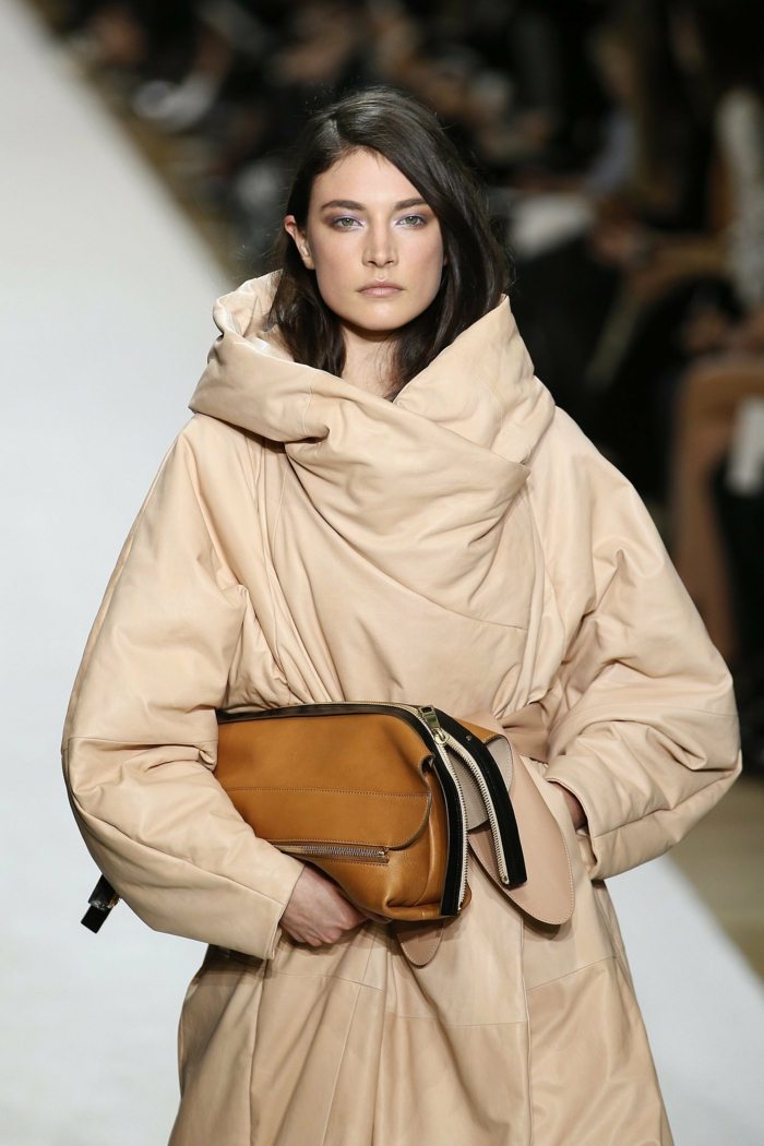 Vrchné oblečenie s objemom od Chloé Chloé-2014-béžová farba kabátu