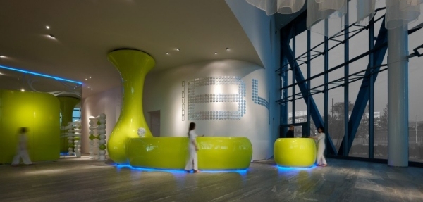 B4 Milano butikový hotel futuristická recepcia simone micheli