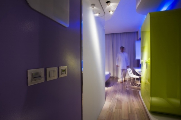 B4 Milano suity nábytok purpurovo žltá