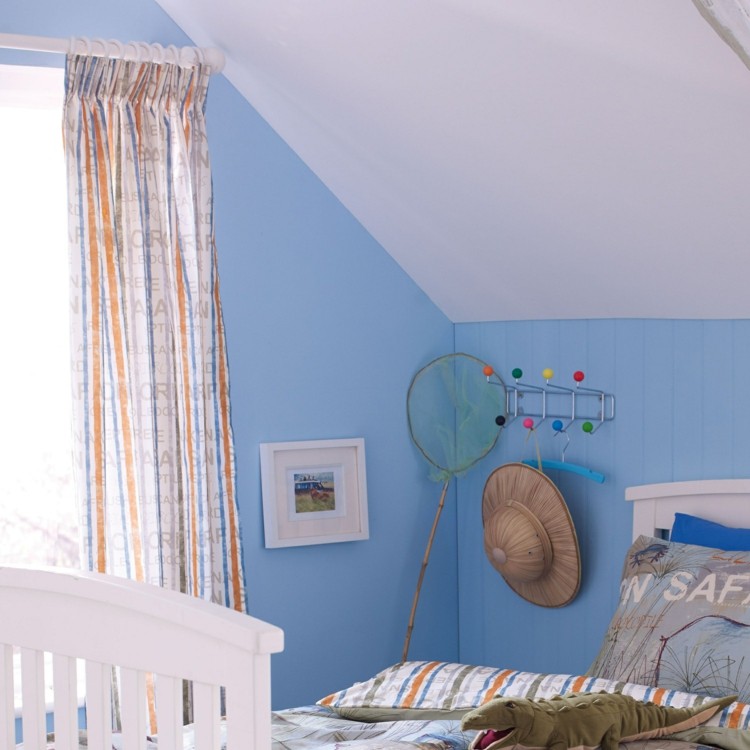 Navrhnite chlapčenskú izbu so šikmým stropom - skvelý nápad Nápady na károvaný vzor do detskej izby