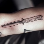 لص الوشم سكين الصورة