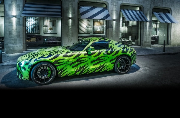 Automobil budúcnosti Dynamic - moderný a očarujúci AMG-GT-project-image-green-street