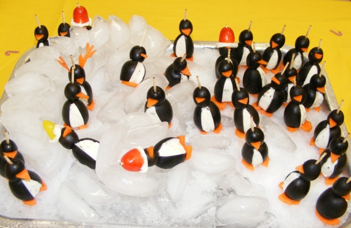 Predjedlo vianočný tučniak olivy ovčia syr mrkva