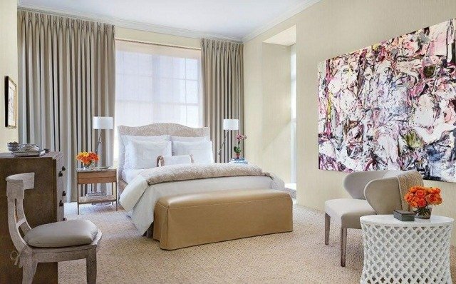 Abstraktnosť umenia, svetlé farby, farebné dekorácie na stenu spálne-nápady-zariadenie-krém-čalúnené postele-abstraktné-nástenné maľby