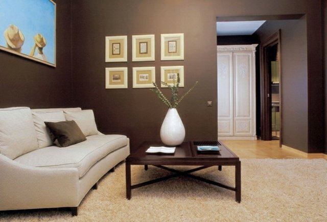 Modrá-Akcenty-Kontrast-Stena-Farba-Dizajn-Obývačka