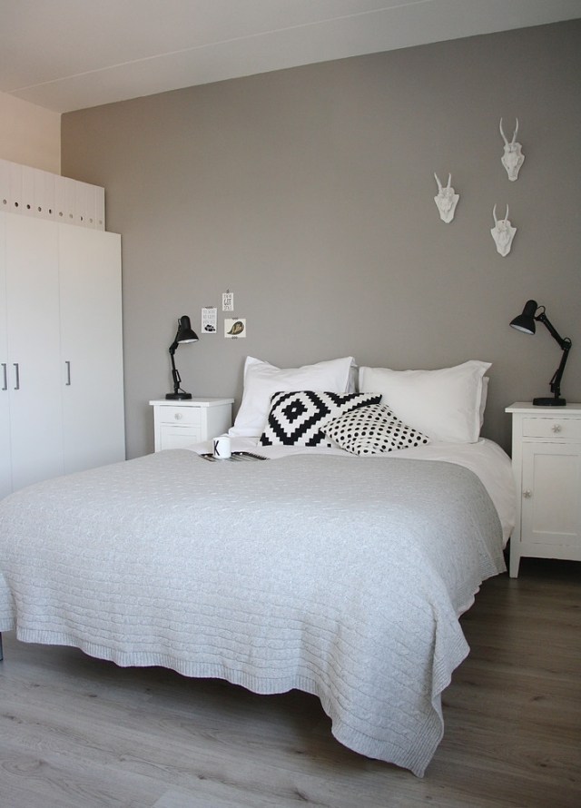 color-design-bedroom-grey-wall-decoration-parohy-plast