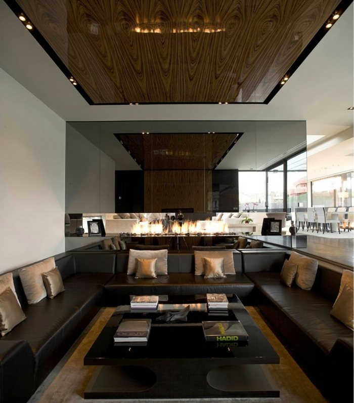 farby steny obývačky nápad hnedá pohovka konferenčný stolík hnedá biela