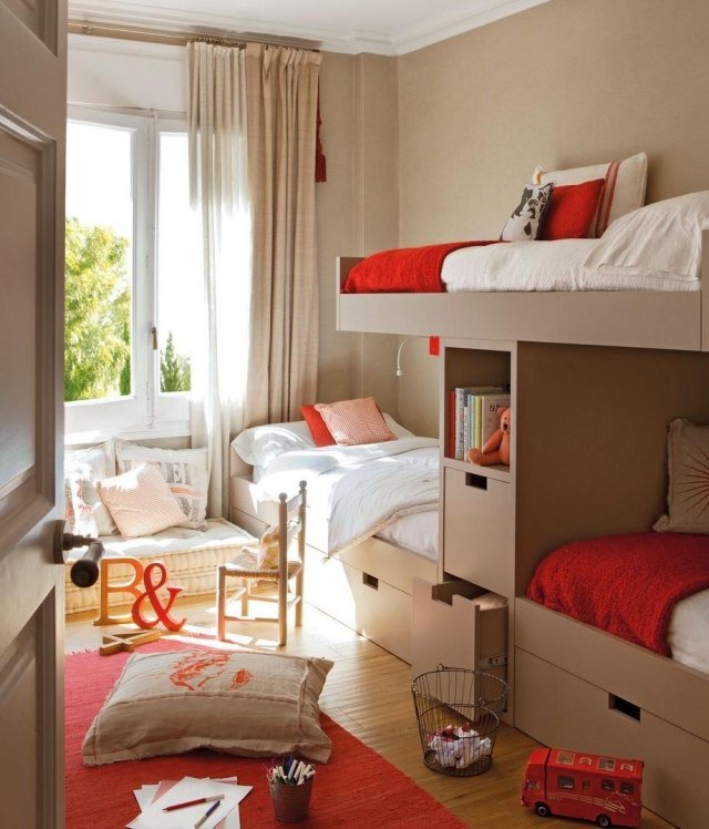 stena-design-izba-pre-deti-chlapci-tri postele-cappuchino-farba-na stenu