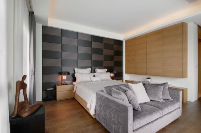 Kožené stenové panely na zariadenie dreva v spálni Panely v spálni zariadené dreveným šatníkom