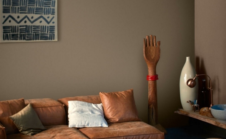 Nástenný dizajn-hnedá-ťava-kožená sedačka-nápady na dekoráciu