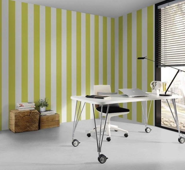 zelené pruhy vertikálny interiér kancelárie moderný dizajn steny