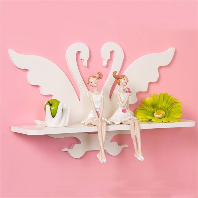 nástenná polica-dekorácia-biela-detská izba-schwann-dievča