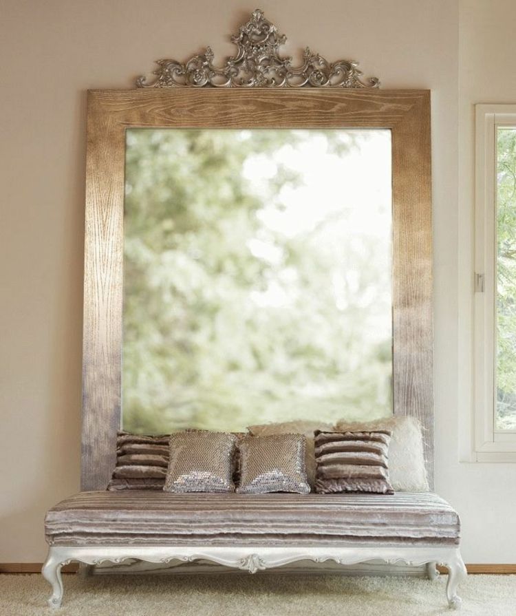 Nástenné zrkadlo barokové drevené motívy lavica chodba dizajn