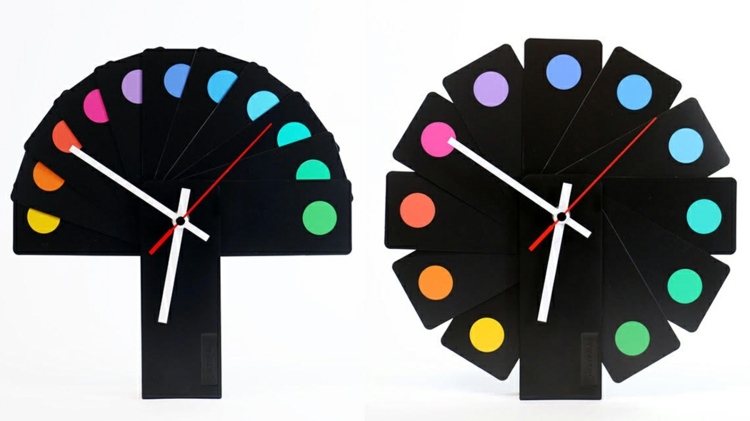 dizajn-nástenné hodiny-bodka-vzor-dúhové-farby-čierna-hlavná farba