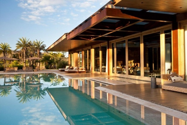 bazén bazén terasa ležadlá dom Brazília bazén-terasa-lehátka-dom-Brazília