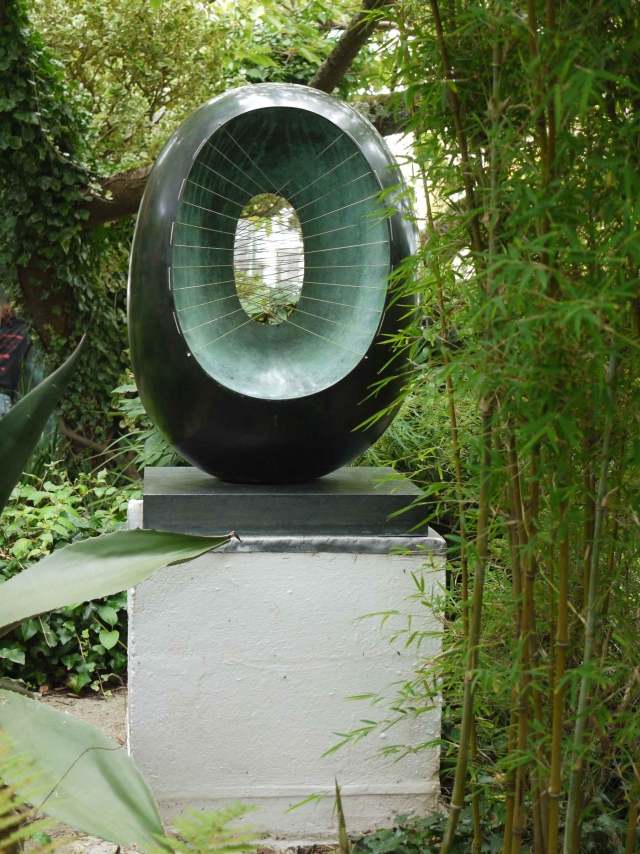 japonská záhradná plastika podstavec bambusové rastliny