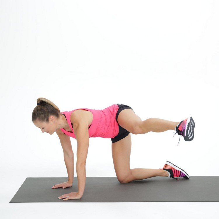 Zbavte sa prepadov bokov a precvičujte nohy s telesnou hmotnosťou