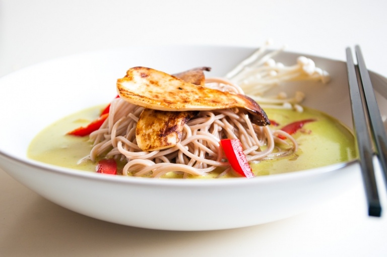 Soba rezance kari recept kokosové mlieko zdravé vegánske jedlo