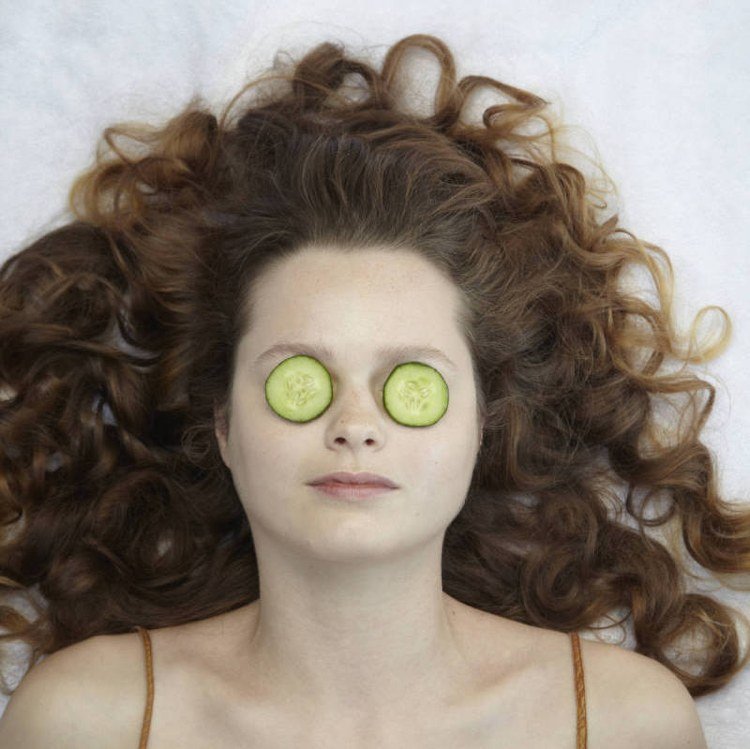 Maska vyrobená z uhorky proti tmavým kruhom čo robiť proti tmavým kruhom-domáce-prostriedky-uhorka-čerstvé